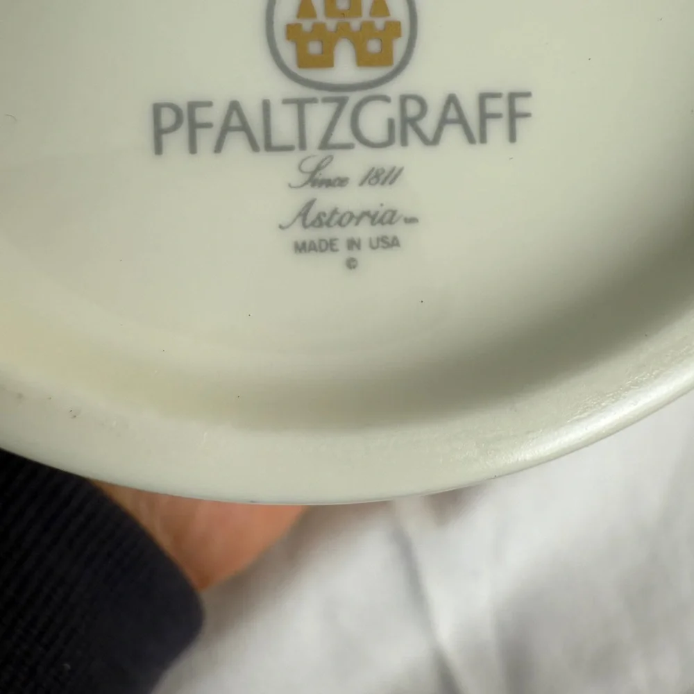 Pfaltzgraff Cream and Gold Candle Holders Set